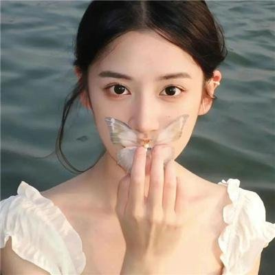 带子狼 在那双小手中 海报