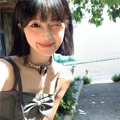 沁水湾湾 海报